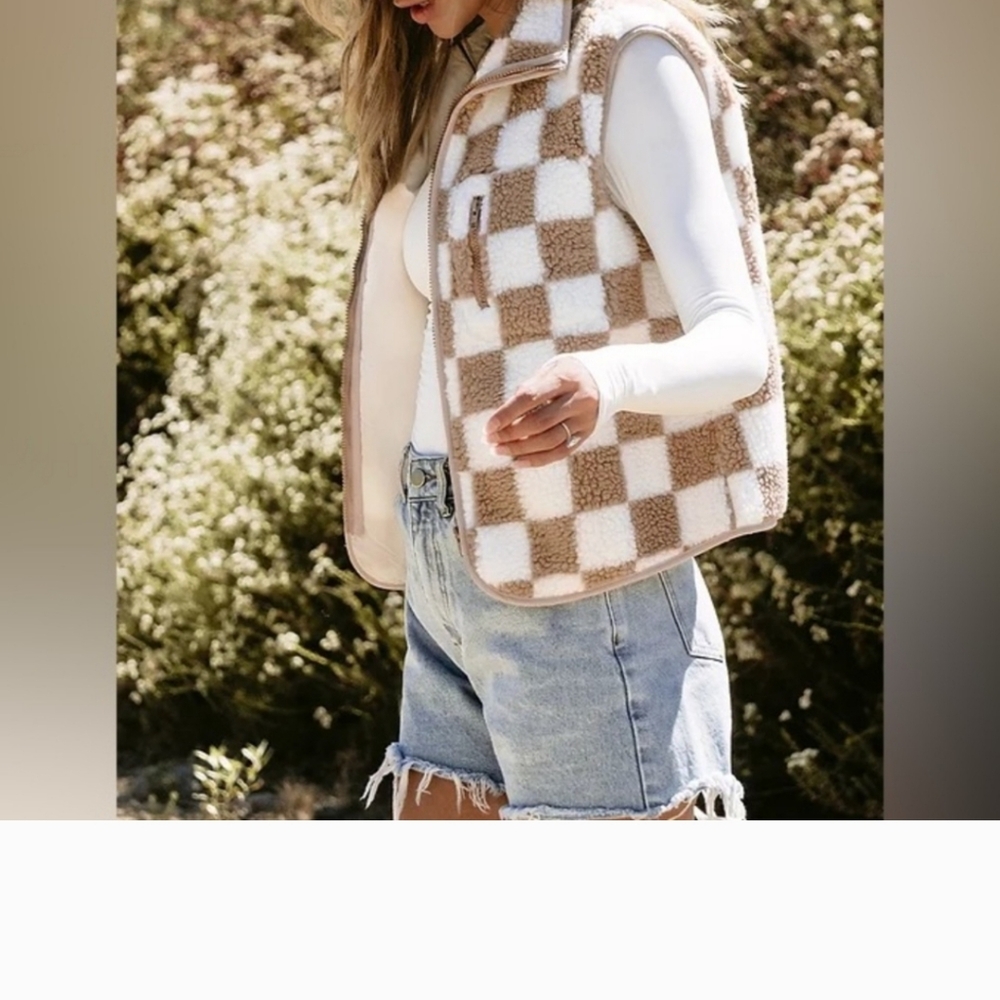 Checkered Vest - Picture 2 of 3